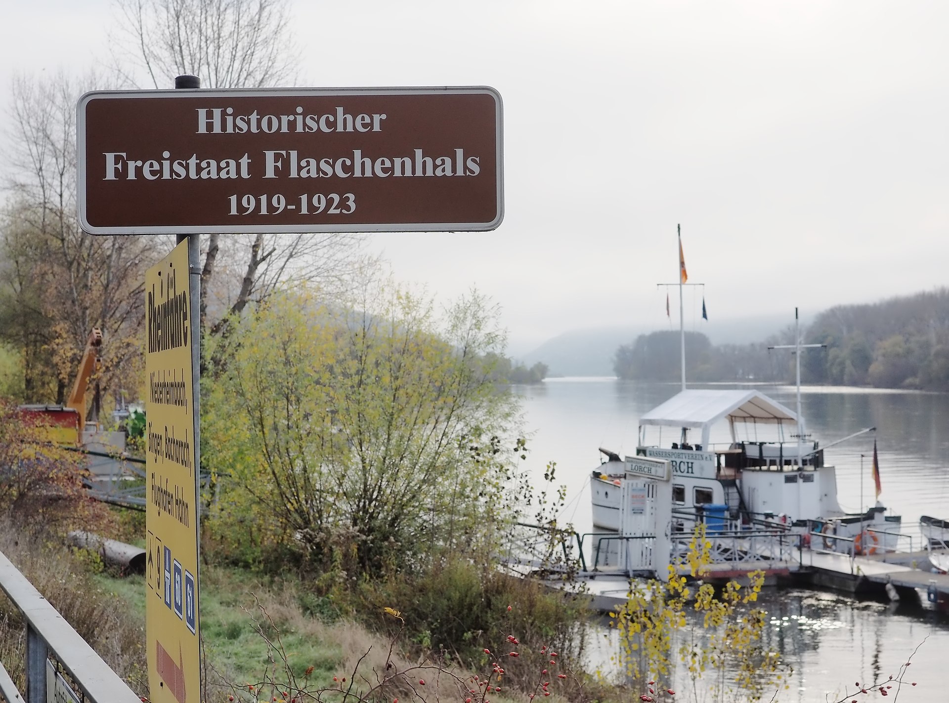 Wie Lange Fährt Die Fähre Nach Norderney 1920px-Flaschenhals-Fähre-Lorch-ks01 - Demokratiegeschichten